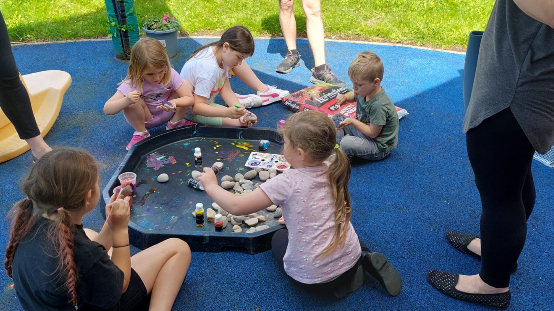 Image of family hubs play session